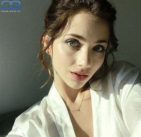 emily rudd naked|Emily Rudd nude pictures, onlyfans leaks, playboy photos, sex .